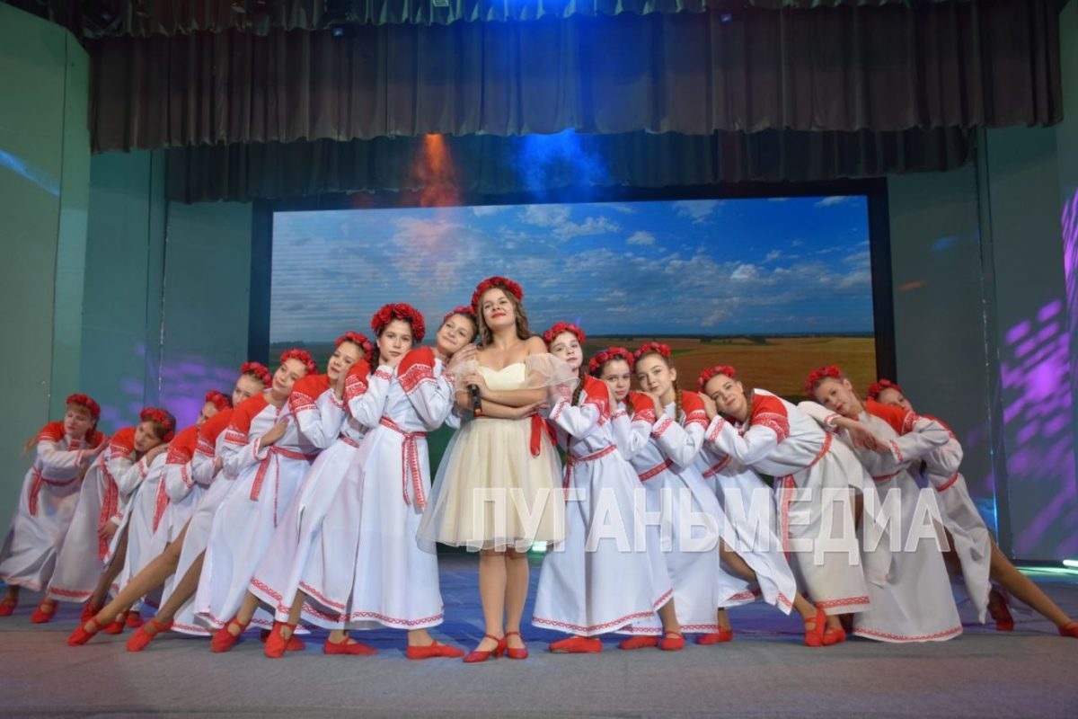 В Ровеньках прошел праздничный концерт
