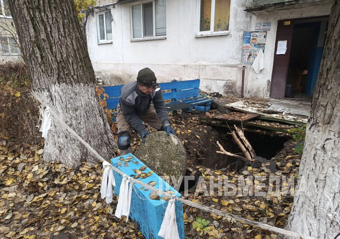В Антраците ведутся работы по восстановлению функционирования системы водоотведения в одном из домов