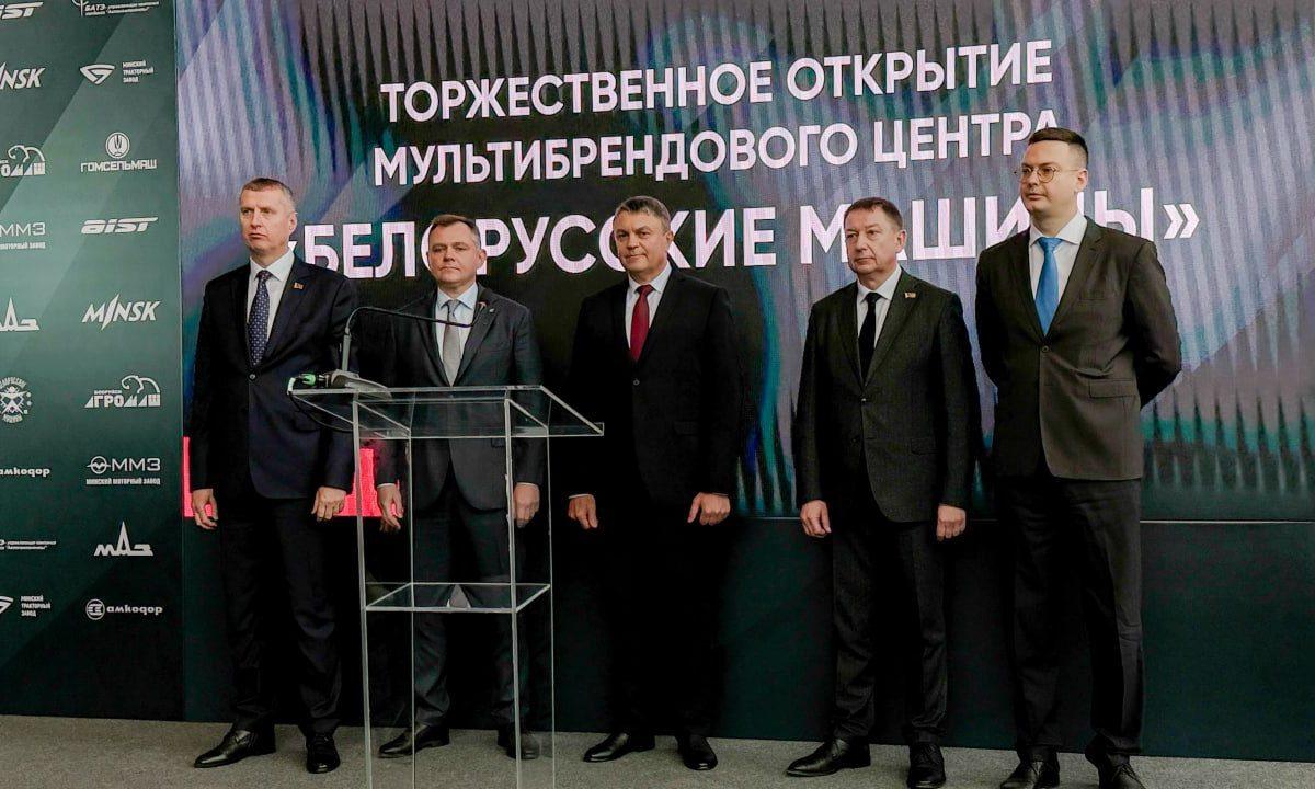 В Ростове-на-Дону Леонид Пасечник вместе с делегацией республики принял участие в открытии первого регионального дилерского&hellip;