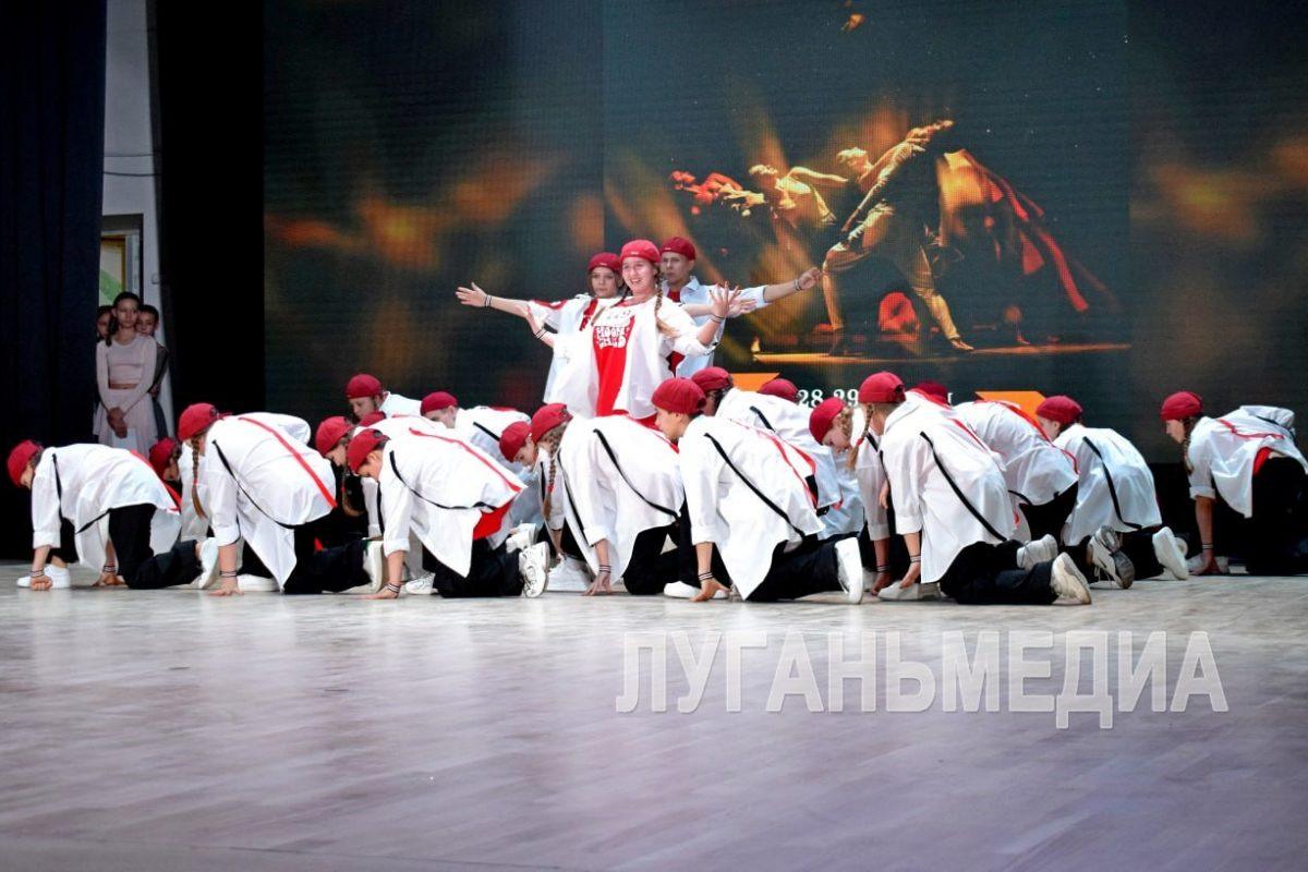 Кировские танцоры достойно представили округ на республиканском фестивале-конкурсе «Золото осени»