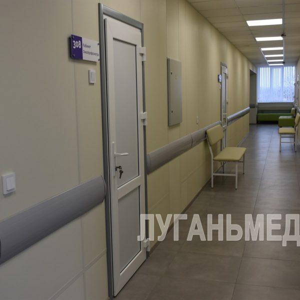 В Новопсковской ЦРМБ завершен капитальный ремонт 3-го этажа поликлинического отделения