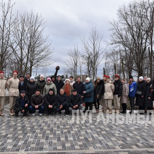 В Перевальске состоялось открытие обновленного мемориального комплекса