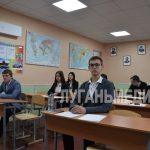 Ученики 11 класса средней школы № 1 им. А. М. Горького города Краснодона приняли&hellip;