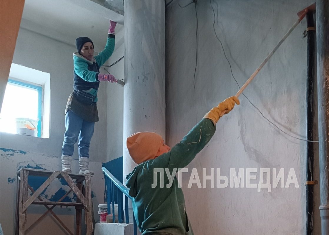 В Ровеньках продолжаются ремонты в многоквартирных домах