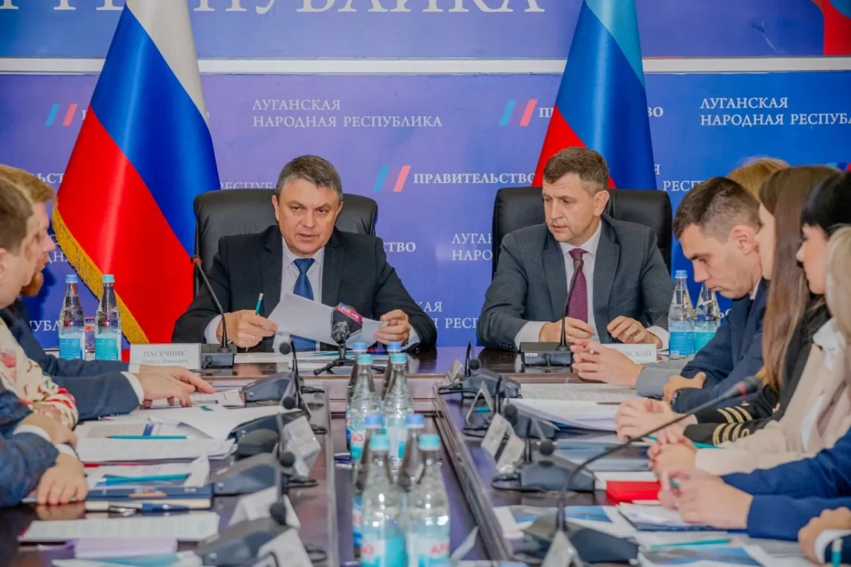 Глава ЛНР Леонид Пасечник провел заседание Совета по улучшению качества жизни в регионе