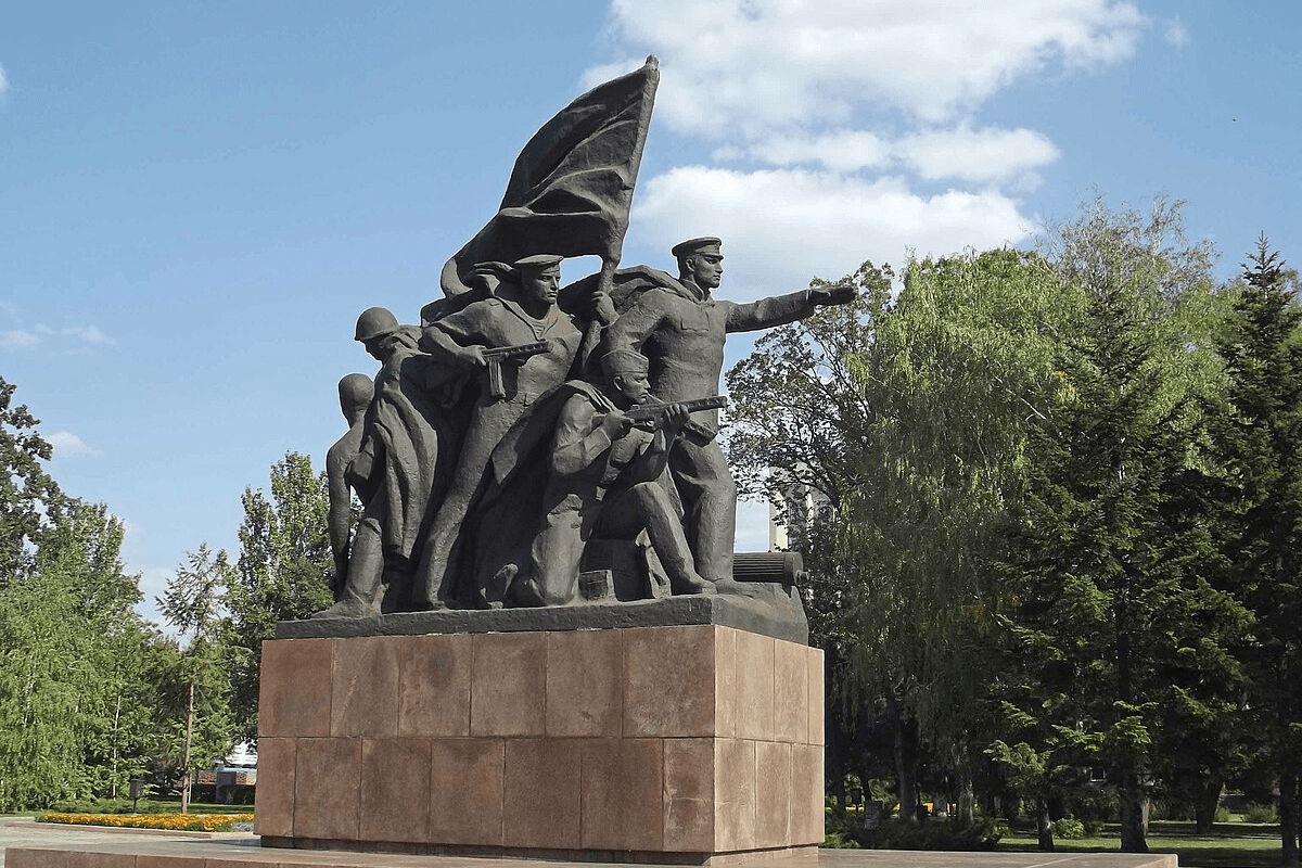 Шагнувшие в вечность – памяти участников десанта Ольшанского