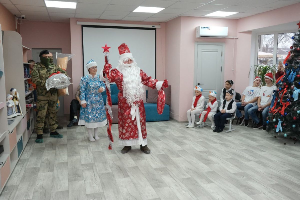 В рамках акции Росгвардии «Дед Мороз специального назначения» прошёл телемост между Луганском и Хабаровском