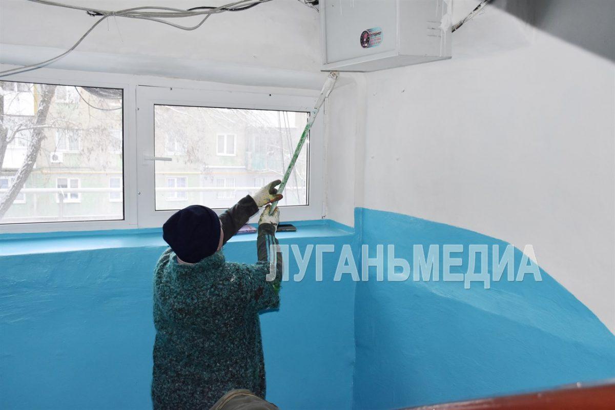 Долгожданный подарок – отремонтированный подъезд – получили жители одного из многоквартирных домов Красного Луча