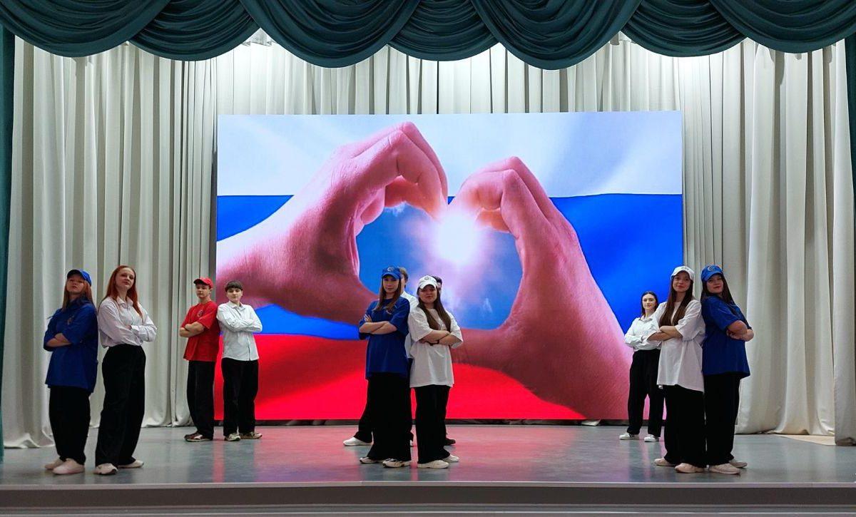 Республиканский центр занятости населения ЛНР провёл масштабный День профориентации молодежи «Сделай свой выбор»