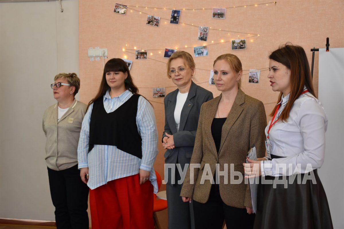 Анна Рослякова провела встречу с активистами Кировского школьного медиацентра «Мы с первыми»
