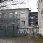 Единороссы проверили ход восстановительных работ в луганском ДК имени Ленина