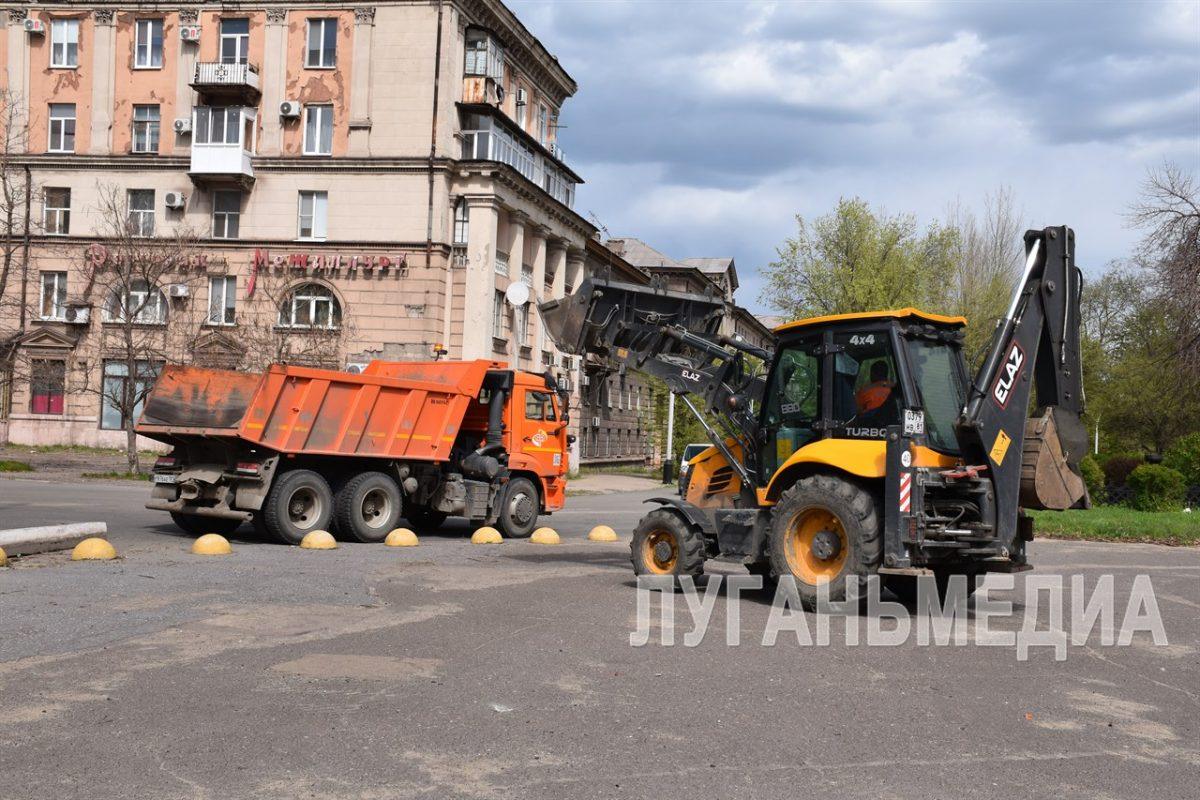В Алчевске стартовало благоустройство территории бульвара и площади по проспекту Ленина