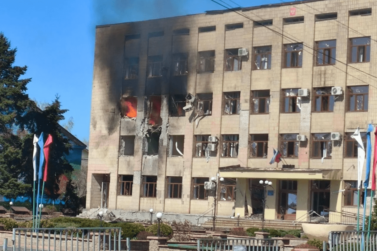 Леонид Пасечник: «Очередной подлый варварский удар ВСУ. В разгар рабочего дня укронацисты прицельно ударили по&hellip;