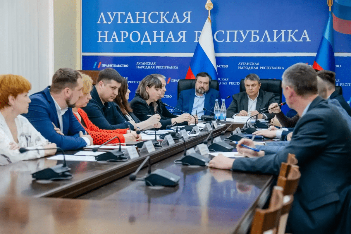 Леонид Пасечник: «Обсудили меры по ускорению темпов жилищного строительства с застройщиками и представителями региональных ведомств»