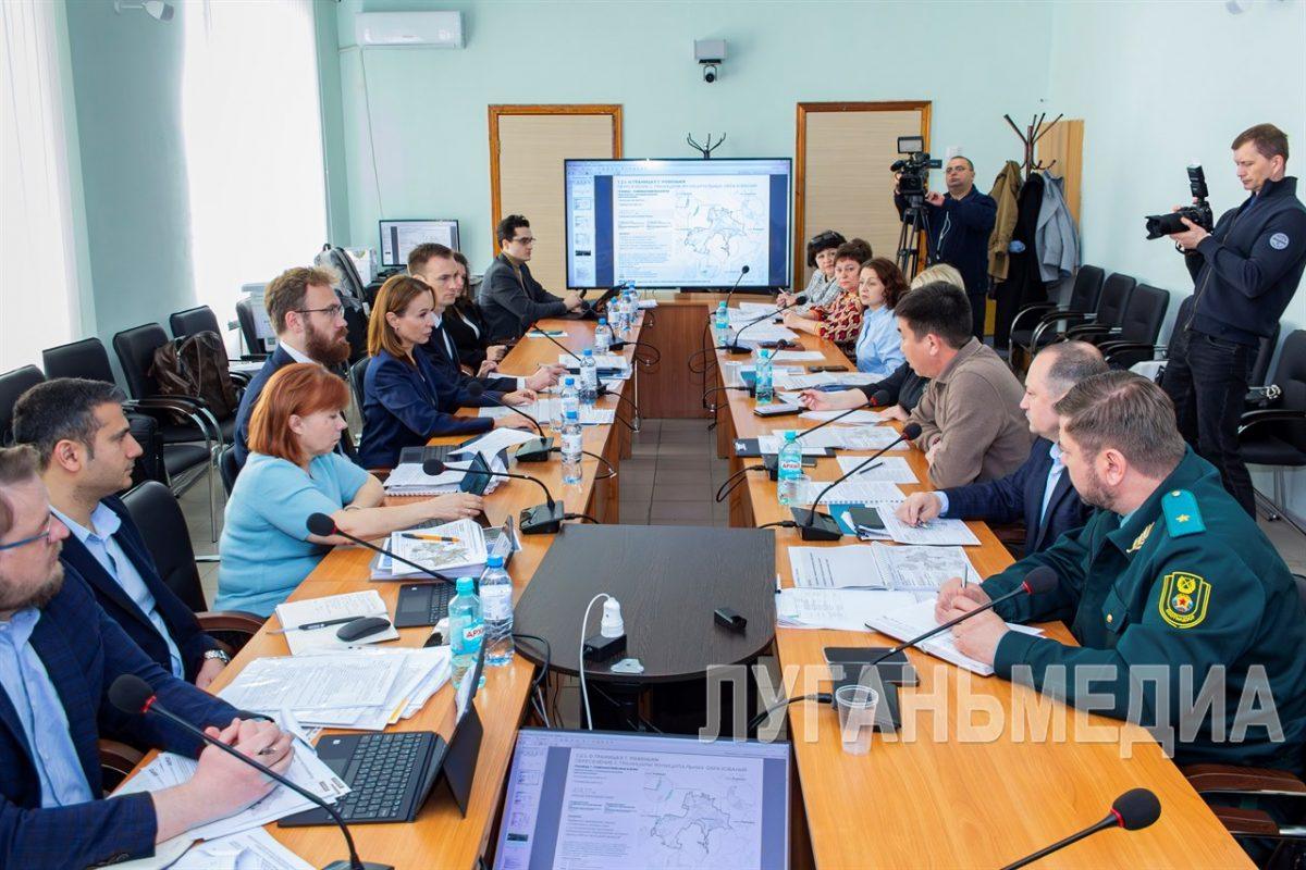 В Луганске обсудили перспективы развития опорных населенных пунктов ЛНР