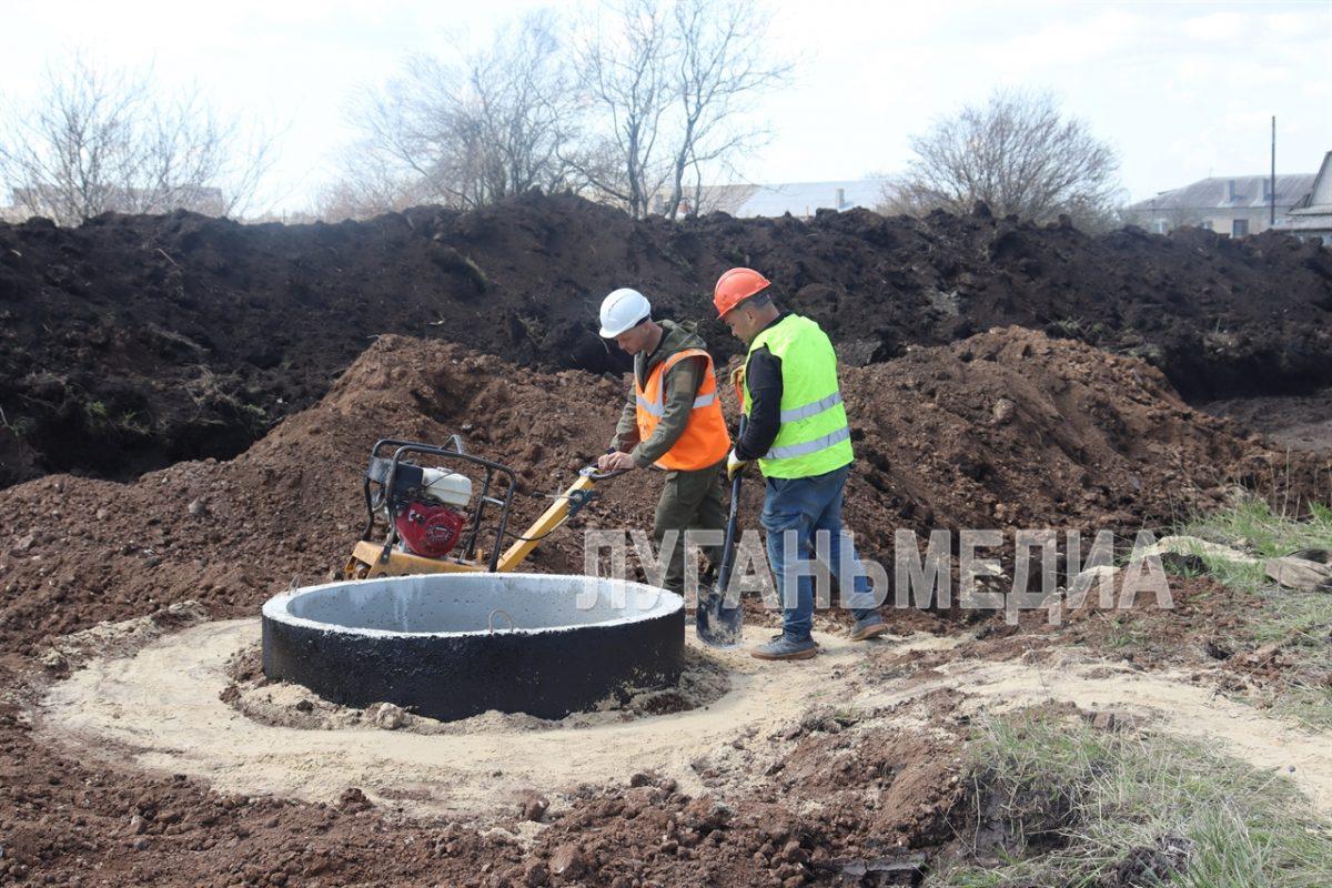 В Свердловске ведутся работы по замене коллектора
