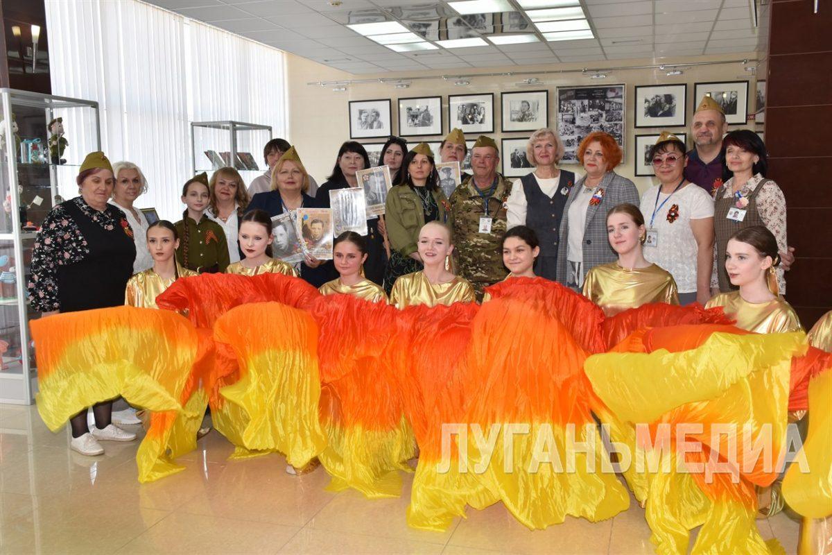 В Краснодоне открылась выставка «Победный май»