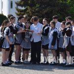 Краснодонские школьники приняли участие в Международном танцевальном флешмобе «Память хранит имена»