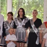         В школах Краснодонского округа прозвучал последний звонок