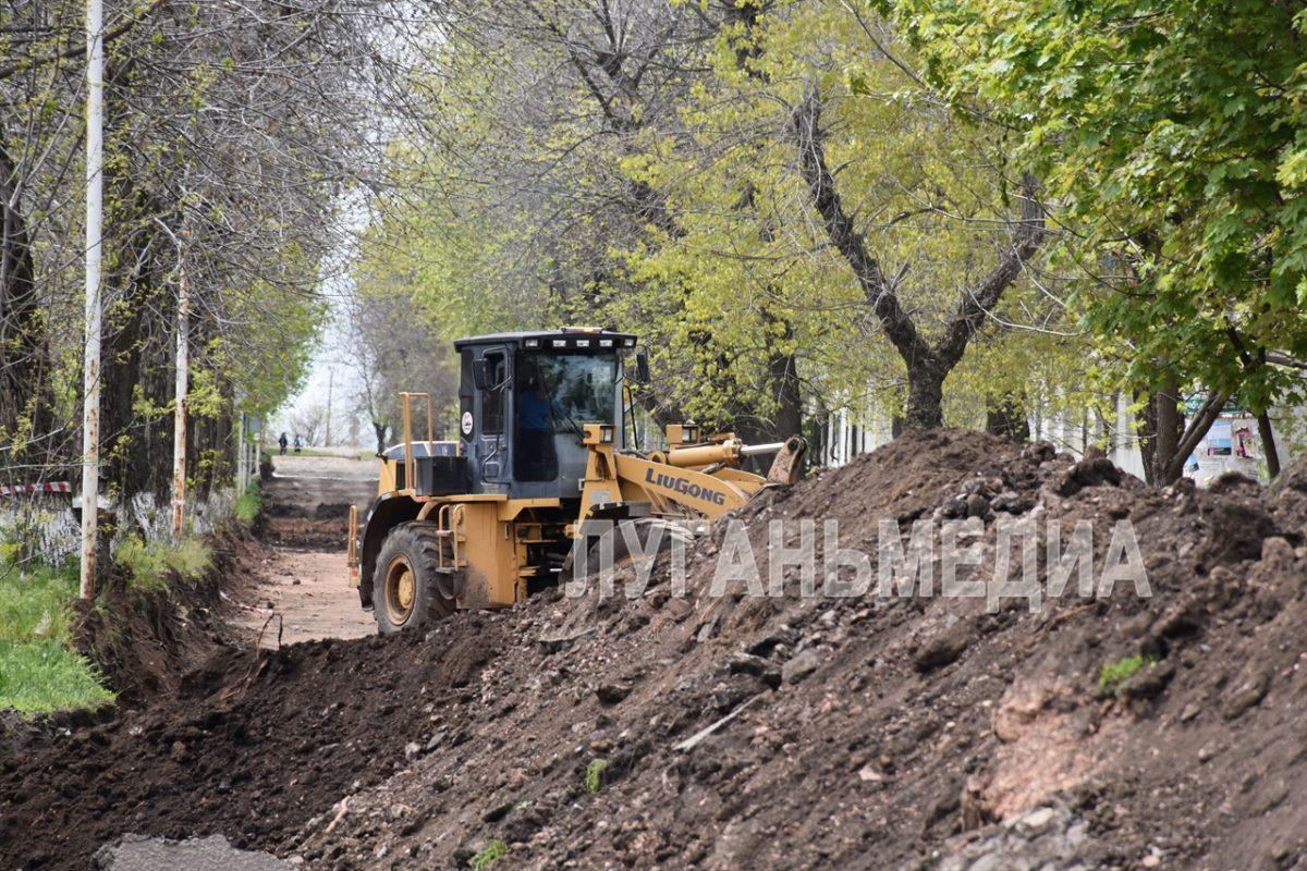 В Молодогвардейске ремонтируют дорогу