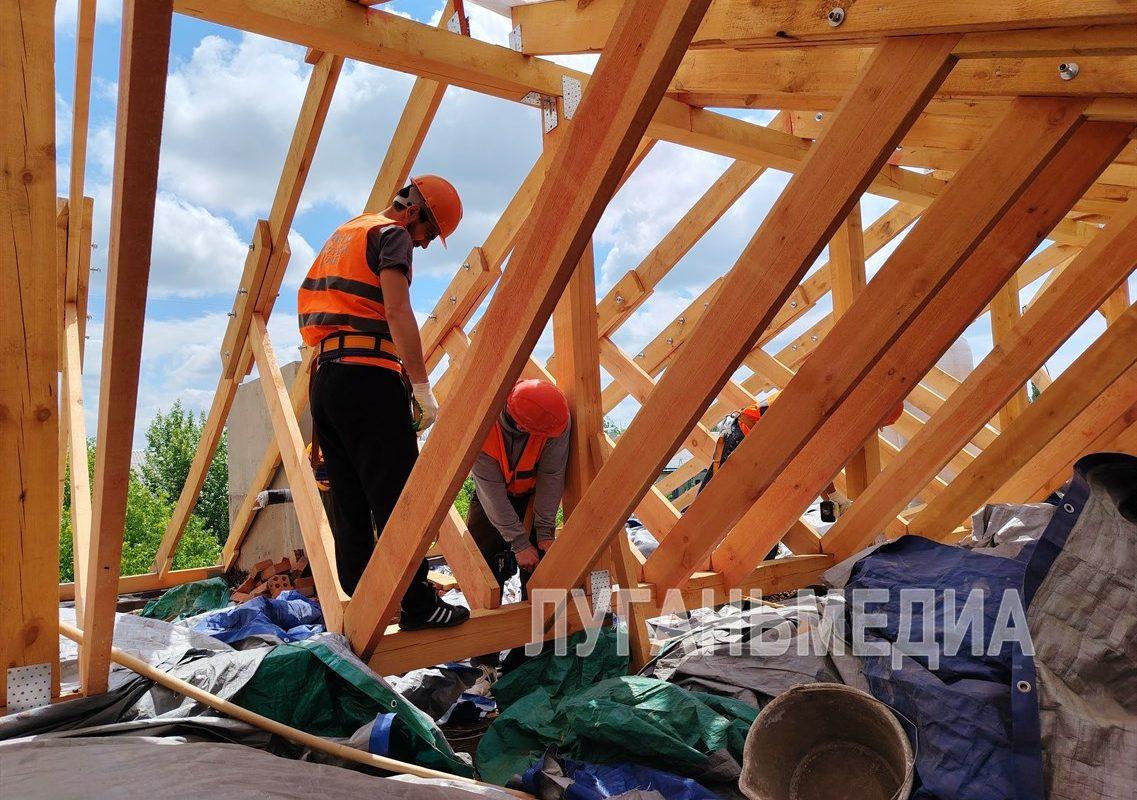 Стартовал капитальный ремонт кровель в Стаханове