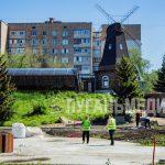 Партийный десант «Единой России» проверил ход работ в парке «Дружба» в Луганске