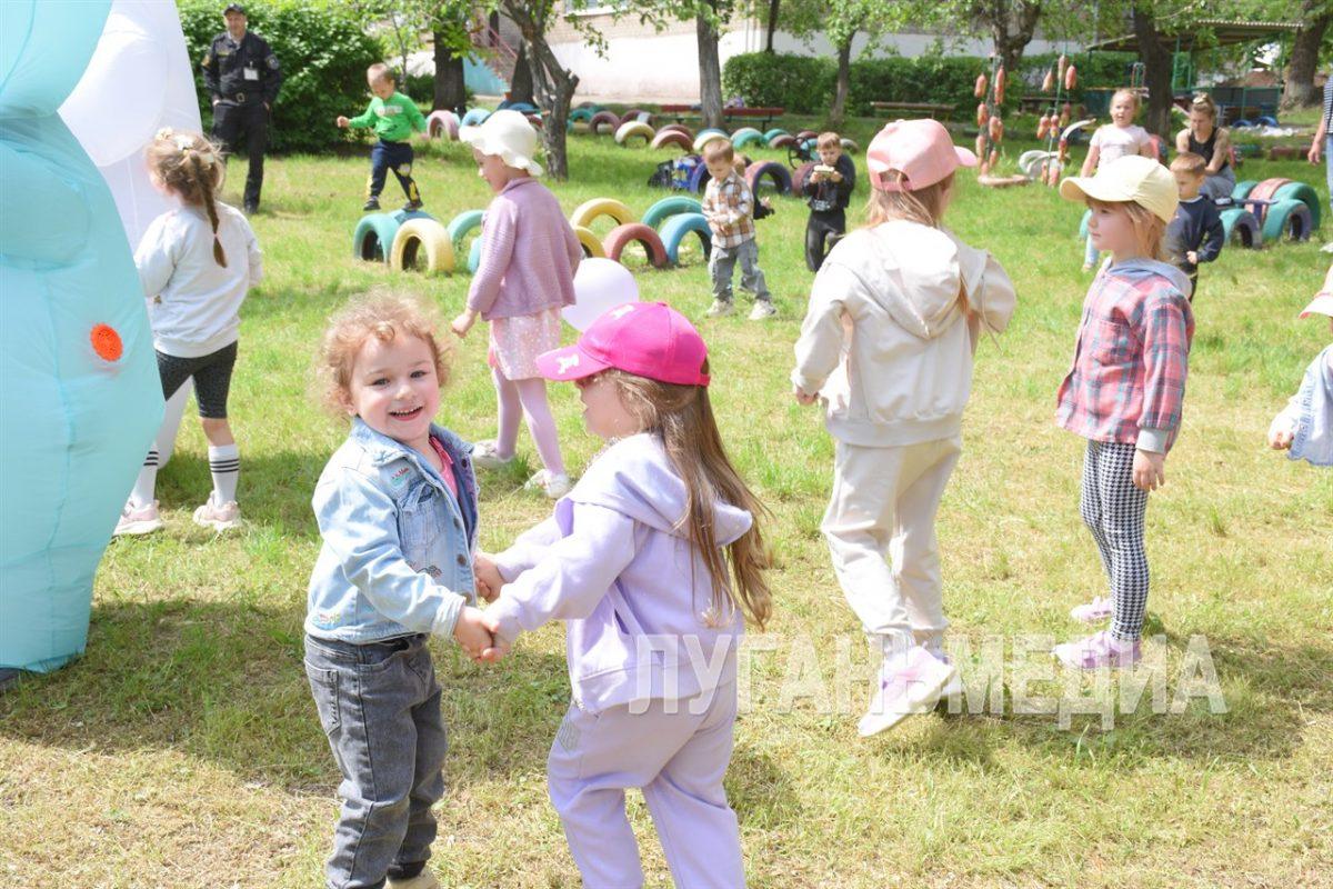 В детском саду «Солнышко» города Первомайска был организован праздник-сюрприз в честь Дня пионерии