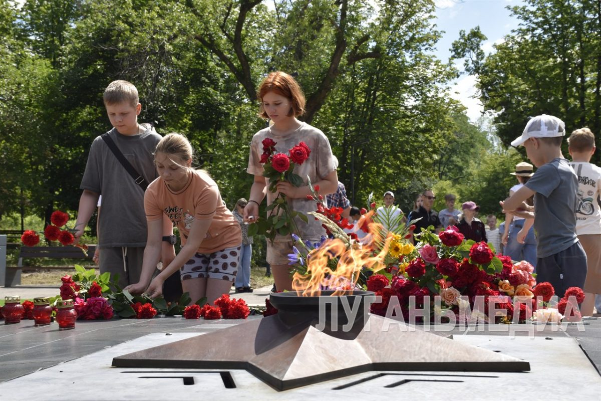 В День памяти и скорби краснолучане вспоминают начало Великой Отечественной войны