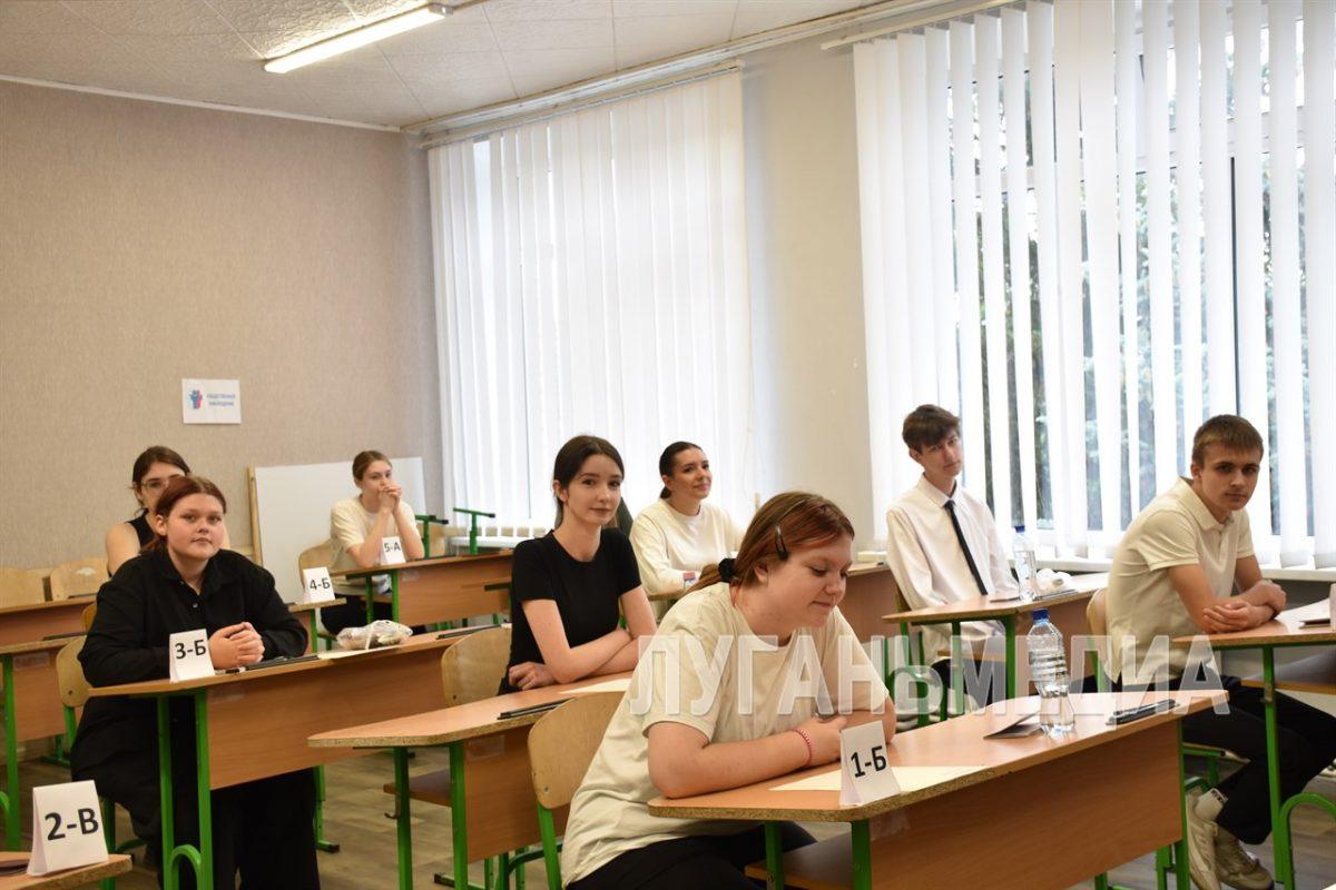 Выпускники школ Белокуракино, Новопскова и Троицкого сдали ЕГЭ по русскому языку