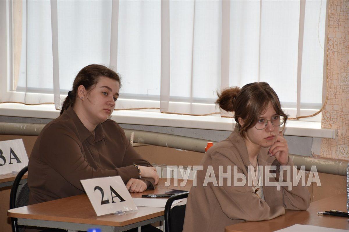 12 выпускников из Перевальского округа сдают ЕГЭ по русскому языку