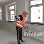 В Краснодонской СШ № 4 продолжается капитальный ремонт