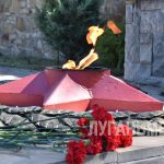 В День памяти и скорби в Перевальске возложили цветы к мемориалам