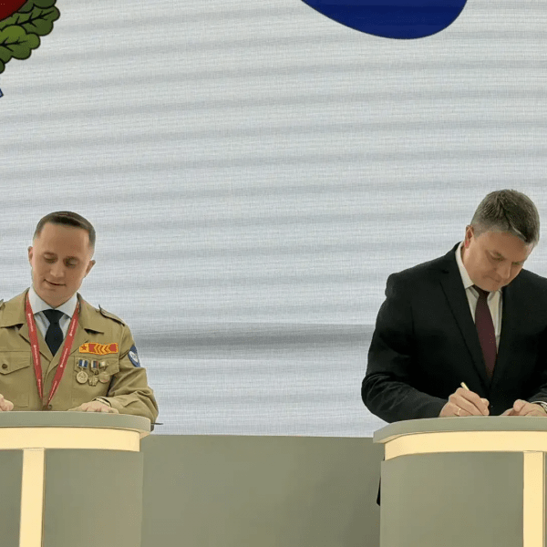 Леонид Пасечник сообщил, что подписал соглашение с Российскими студенческими отрядами