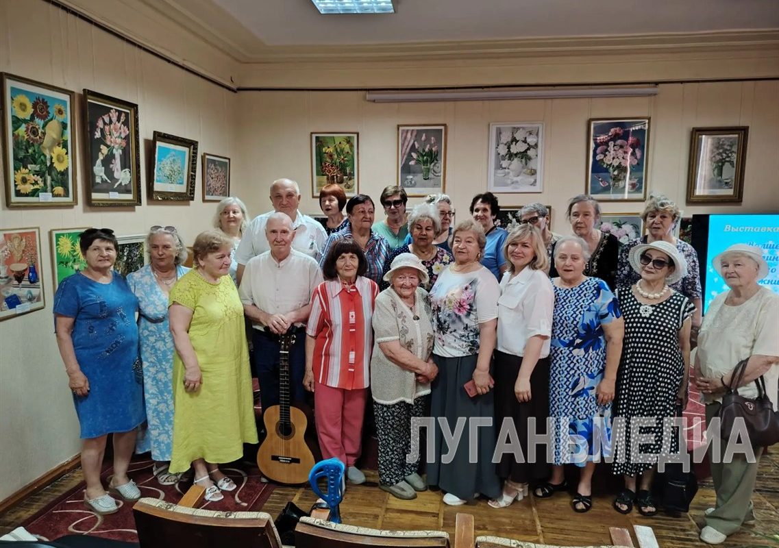 В стахановском музее открылась выставка художницы Карины Бакулиной