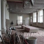 В поселке Комсомольский выполняются работы по капитальному ремонту здания клуба