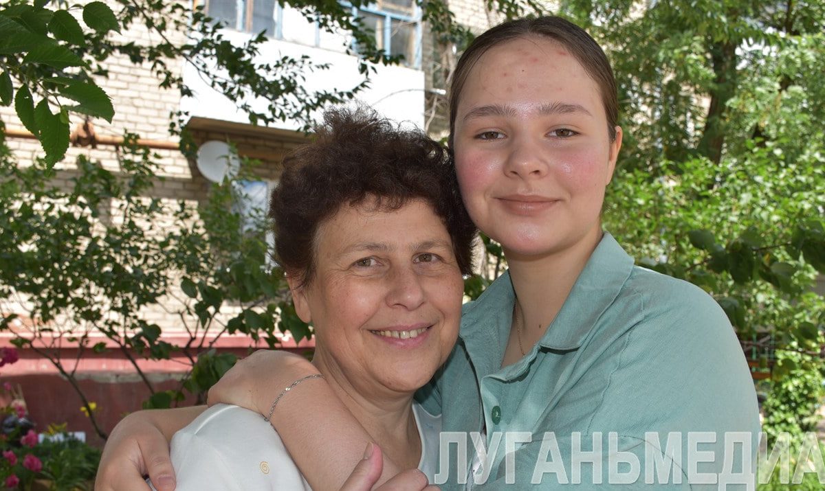 Дарина Бурмистренко показала лучший результат в ЛНР на ЕГЭ по русскому языку