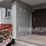В Первомайске по заявкам жильцов ремонтируются входные группы многоэтажек