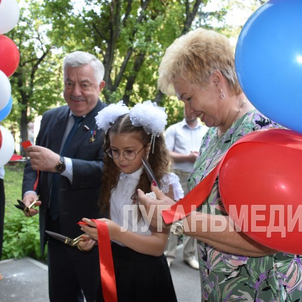 В Антраците состоялось открытие малой модельной библиотеки «Креативная семейная библиотека»