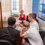 В Луганском технологическом колледже продолжается работа приемной комиссии