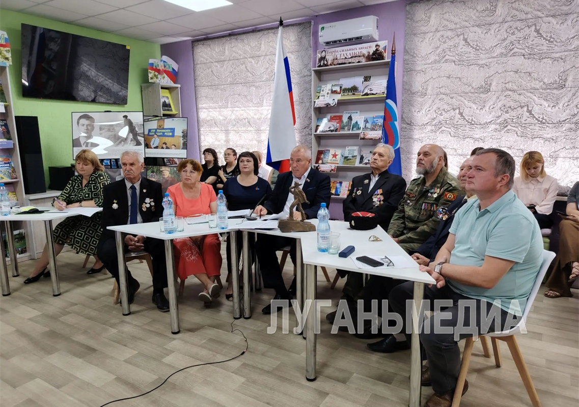 В Стаханове проходит телемост «Сталь Донбасса – Сталь Кузбасса. Трудовой подвиг поколений»