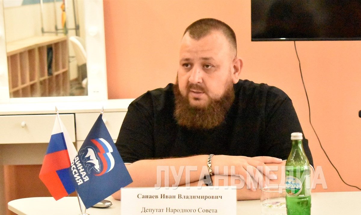 Депутаты Народного Совета ЛНР провели в Брянке встречу с представителями Совета городского округа