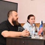 Депутат Народного Совета ЛНР Иван Санаев провел встречу с трудовыми коллективами Брянки