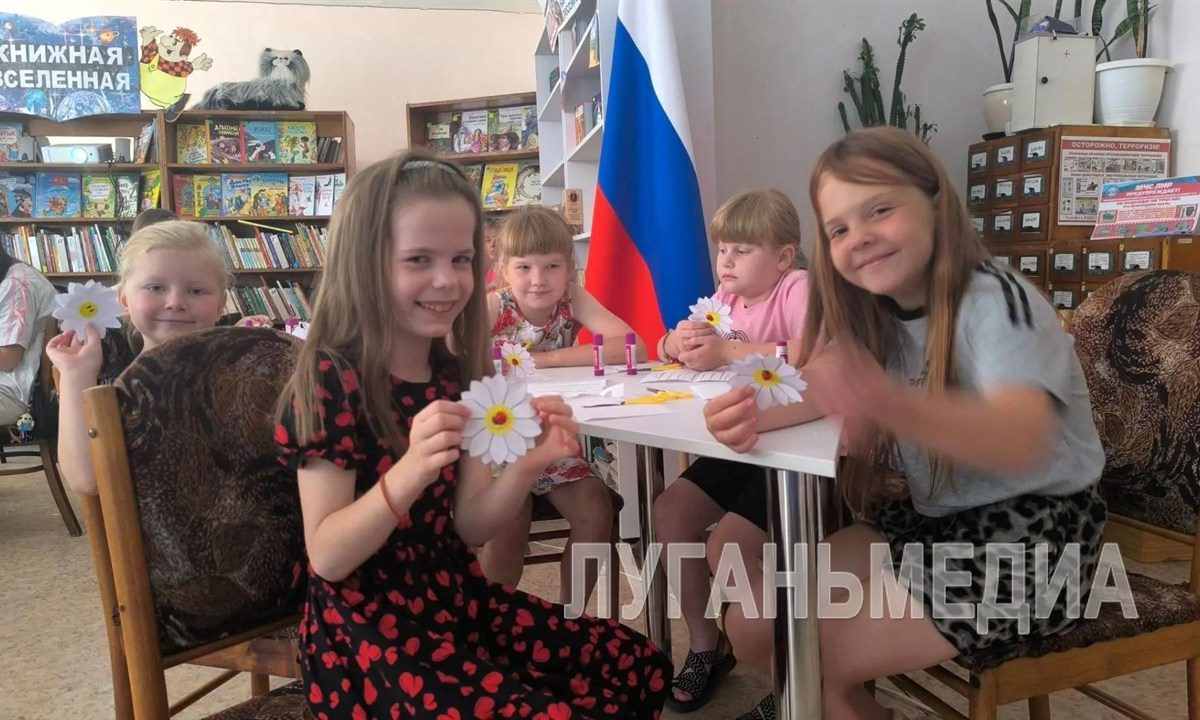 День семьи, любви и верности встретили в Кировской детской городской библиотеке