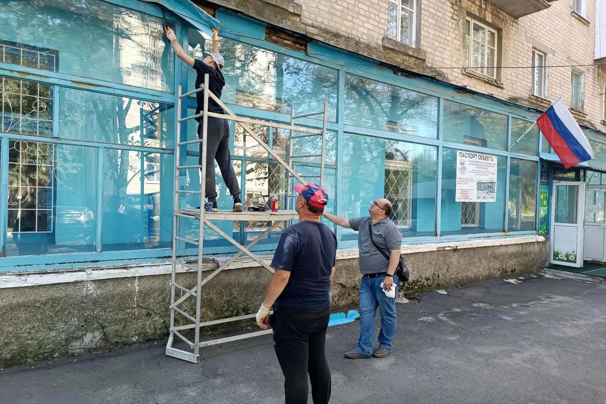 В Ровеньках проходит ремонт детской библиотеки