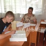 В Стахановском промышленно-экономическом техникуме продолжается приемная кампания
