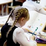 Все многодетные семьи Луганщины получат ежегодную выплату на каждого ребенка-школьника для покупки школьной и…