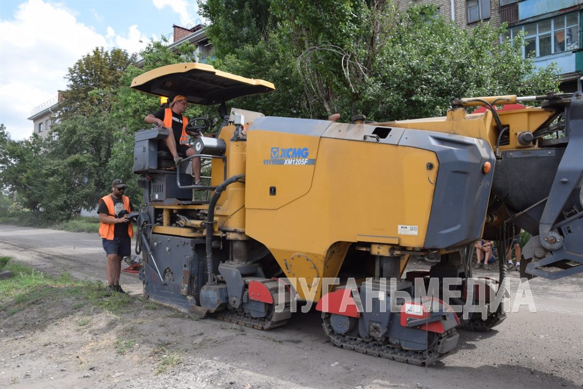 Дороги Славяносербского округа продолжают обновляться