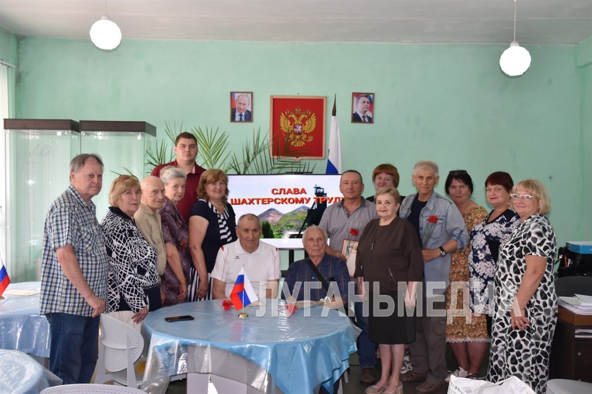 В Кировском городском музее прошло праздничное мероприятие «Славен труд шахтерский»