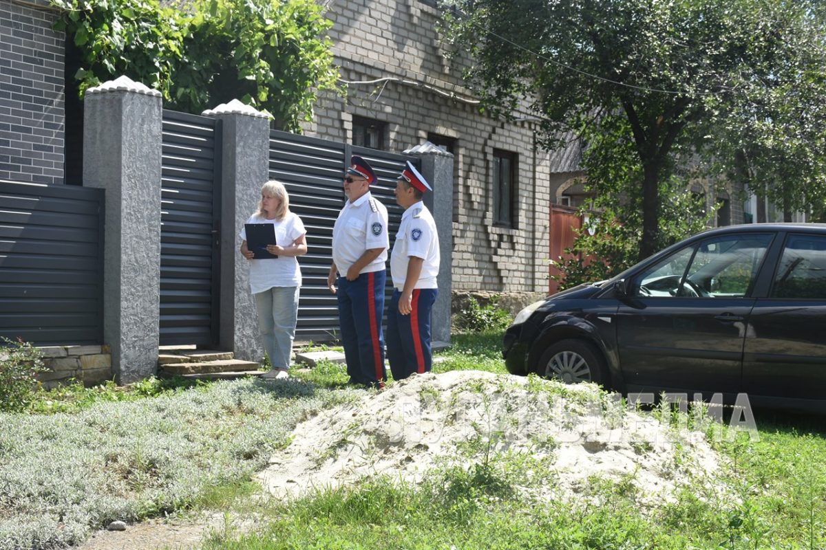 Казаки провели рейд по благоустройству в Белом