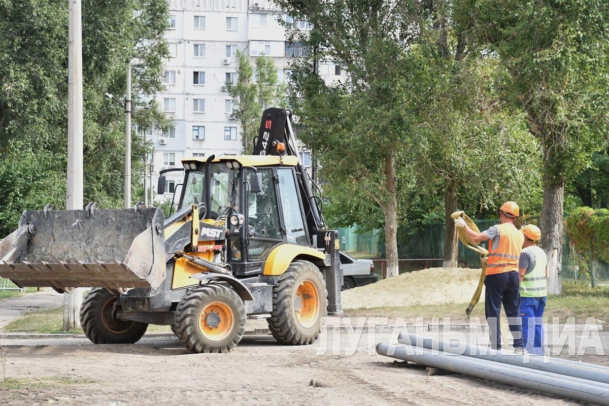 В Луганске накануне отопительного сезона продолжается реконструкция теплосетей